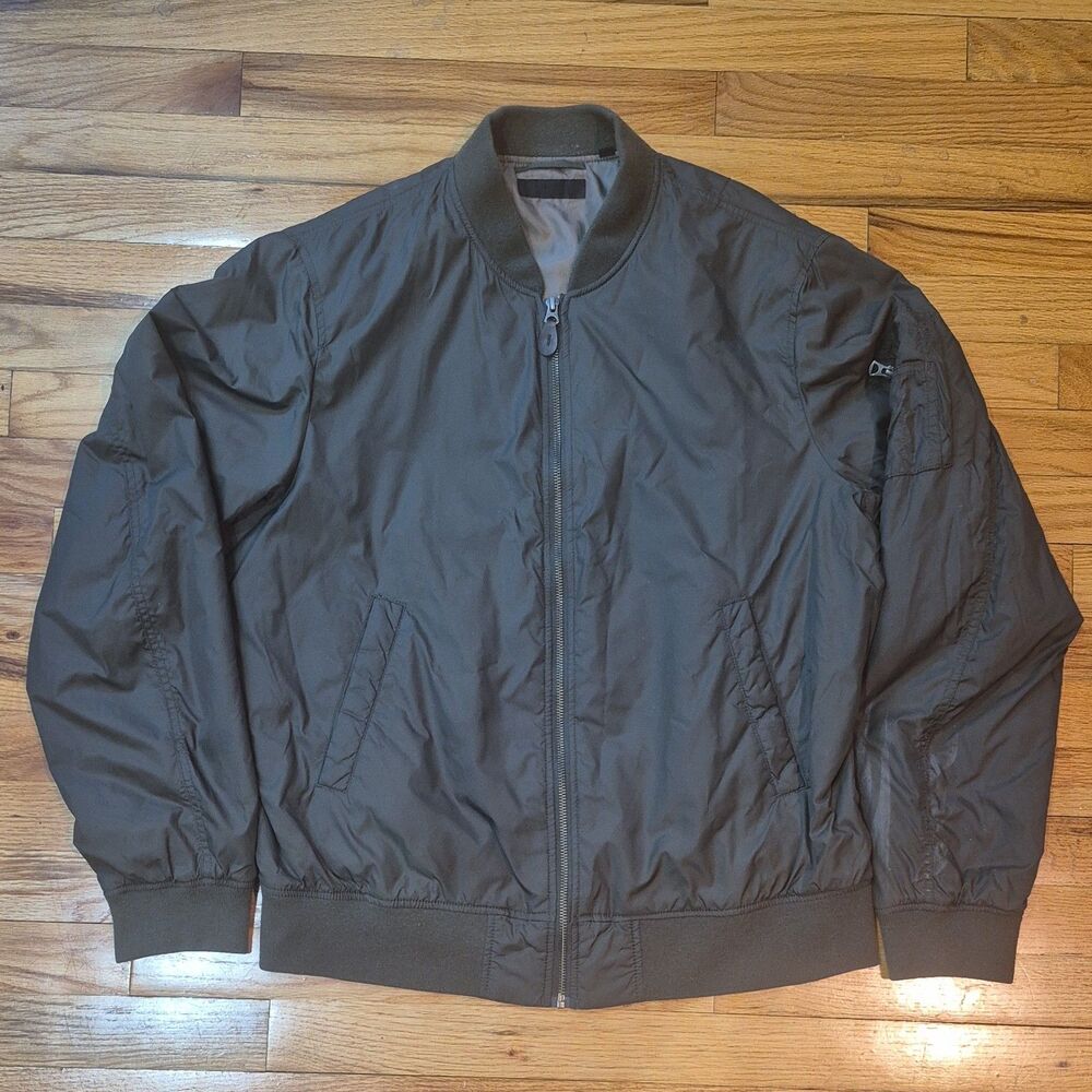 Uniqlo Bomber Jacket Mens Large Nylon Ribbed Collar Zip Pocket Classic Green